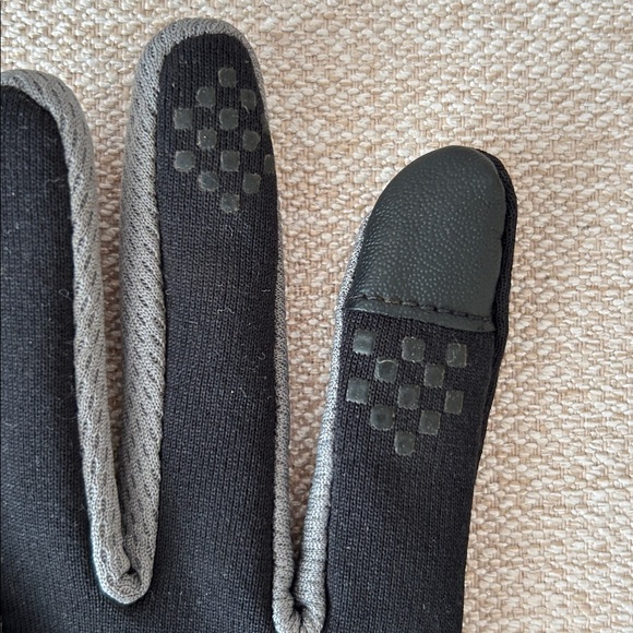 Nike Black and Gray Running Gloves - Picture 4 of 6